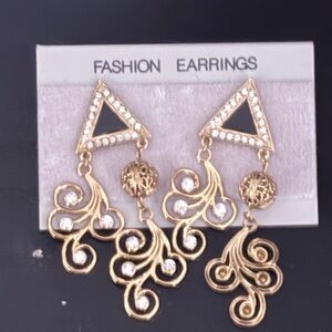 Fashion earrings brand new without tag